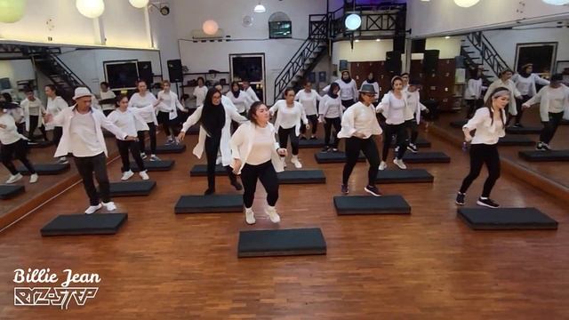 Step Aerobic - Billie Jean (with. rennyzhuang) #ryzstep смотреть онлайн