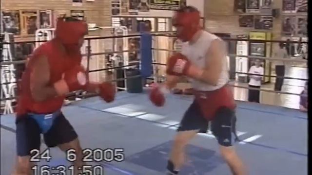 Paul Miller sparring with Sam Soliman смотреть онлайн
