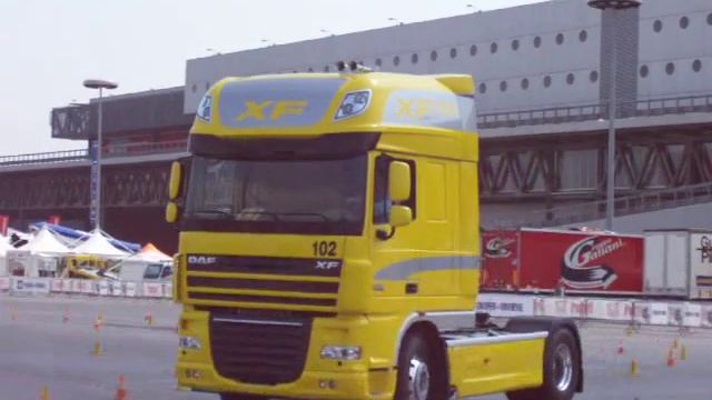 Daf XF & CF; Renault Premium смотреть онлайн