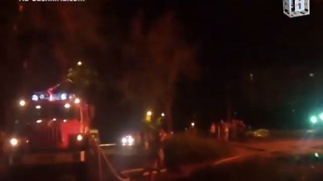 В Уфе сгорел двухэтажный барак смотреть онлайн