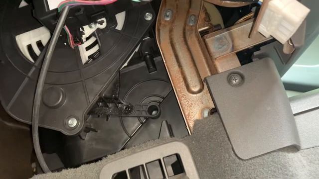 Nissan Xterra 2008 mechanism next to Gas Pedal making noises смотреть онлайн