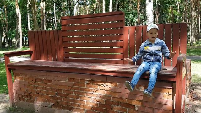 Гомель. Аллея скамеек. смотреть онлайн