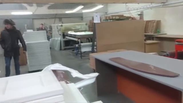 Видео работы станка на производстве (термо вакуумный станок 2500Д) смотреть онлайн
