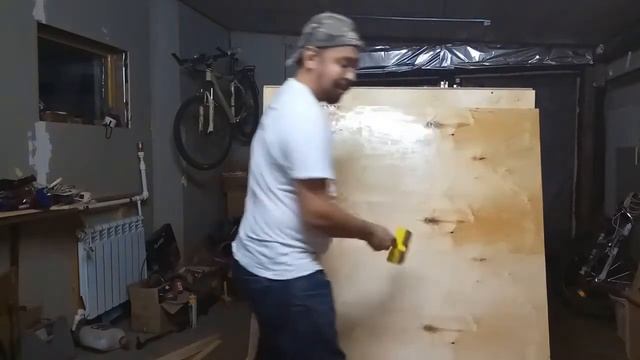 Покраска фанеры силором и подготовка к сборке емкости под воду смотреть онлайн