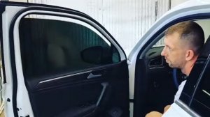 Volkswagen Tiguan автоматическая тонировка ,два стекла . Студия АвтоСтиль31 г.Строитель