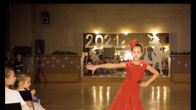 Оля 10 лет Dance Class 2021 НГ смотреть онлайн