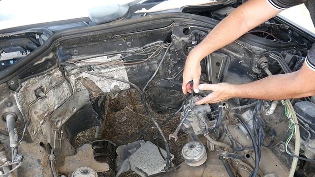 Mercedes Benz W124 - Comment régler le jeu de direction tutorial смотреть онлайн