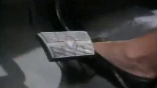 Chamada Sessão Da Tarde Adorável Sedutora Globo (21/04/1998) смотреть онлайн