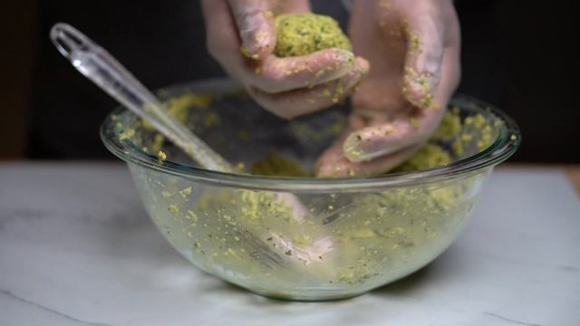 Best Authentic Falafel Recipe made with Chick Peas смотреть онлайн