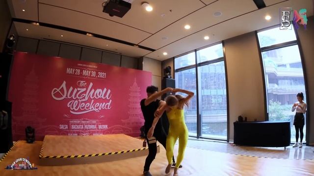 Fly & Sofia - Bachata Improvisation , Tormento - Cosimo смотреть онлайн