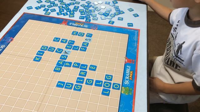Learning ABC Phonics with Scrabble Junior | ABC phonics Word Game смотреть онлайн