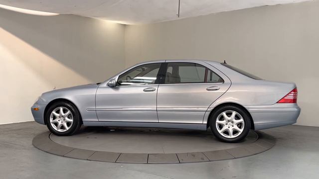 Rotating display 2005 Mercedes Benz S500 4matic- San Francisco, California смотреть онлайн