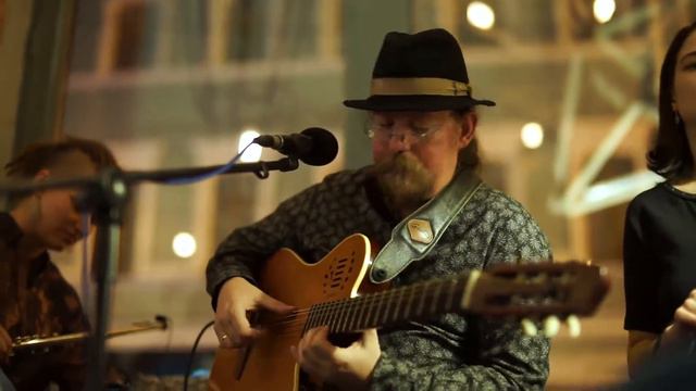 Bossa Vita Вит - Гуткин, Лена Фольк - Лифт на родину Мао (Андрей Козловский) смотреть онлайн