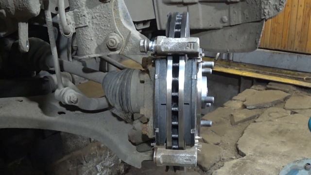 Suzuki Grand Vitara (2005-2008) - Ремонт суппорта. Suzuki Grand Vitara (2005-2008) - brake revision смотреть онлайн