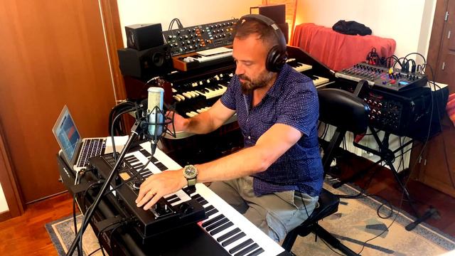 Korg Microkorg XL+ by MeX @marcoballa (Subtitles) смотреть онлайн