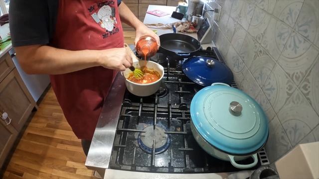 Piccadilly’s Hungarian Beans with Sausage смотреть онлайн