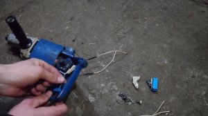 ИЭ-1022ВУ2 "старая добрая синяя дрель"  . Замена обычной кнопки на кнопку с регулировкой оборотов .