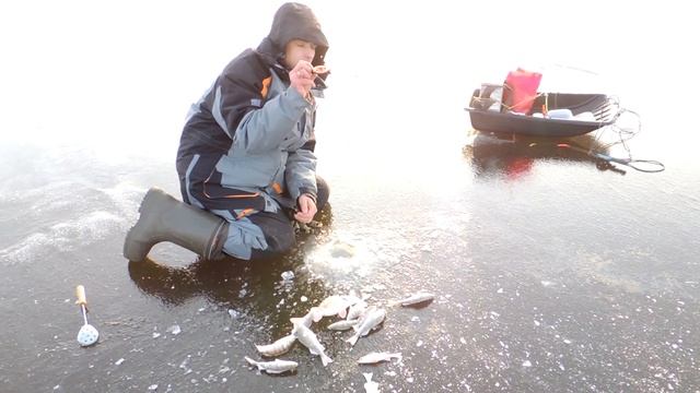 зимняя рыбалка безмотылка быковка 3 смотреть онлайн