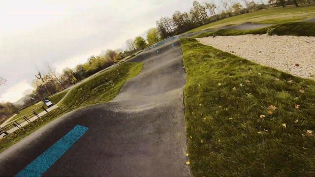 Покатушки на роликах - КТО БЫСТРЕЕ - роллер с 80 или 110 колесами ⬤ ⬤ ⬤ смотреть онлайн