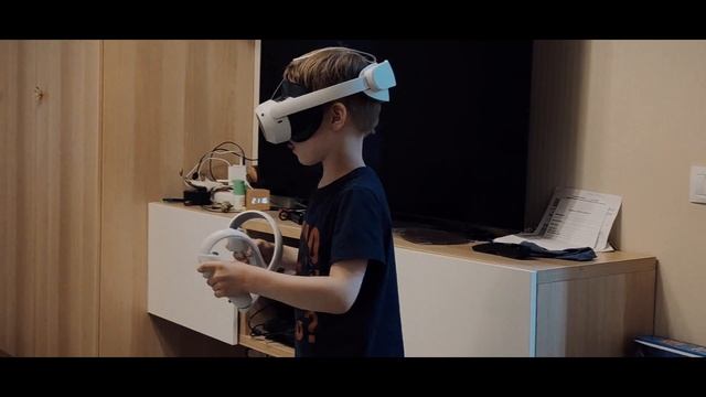 Pico 4 VR игра the lab ребёнок играет смотреть онлайн