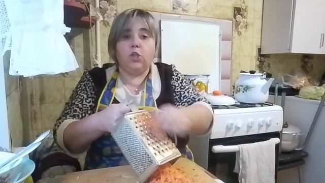 Суп куриный и салатик со свежей капусты/Баба Валя вам всем передает привет, Кузя м Федя в кадре. смотреть онлайн