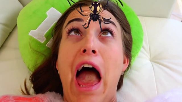 Learn Colors with Bad Baby & Giant Spider Attacks Girl, Finger Family Nursery Rhymes Song for kids смотреть онлайн