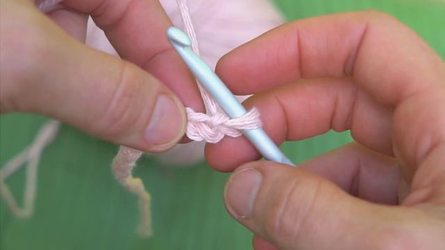 How to crochet for absolute beginners (a very slow demonstration). DIY clothing. смотреть онлайн