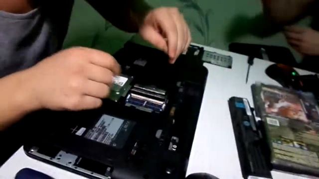 Сбор, разбор ноутбука toshiba satellite l850-e8s! часть1 18+ смотреть онлайн