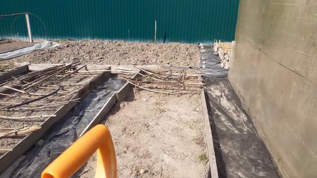 Грядка после зимы смотреть онлайн