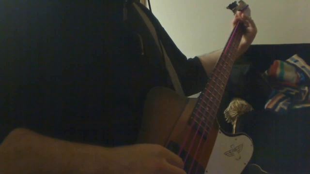 Un Fantasma Tra Noi Bass Cover смотреть онлайн