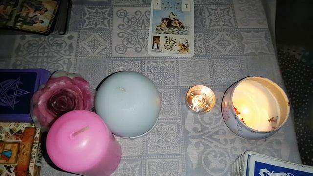 БЫВШИЙ. КАК ОН ПОЖИВАЕТ? ЧТО ДУМАЕТ ОБО МНЕ? СКУЧАЕТ ЛИ? ГАДАНИЕ НА ТАРО