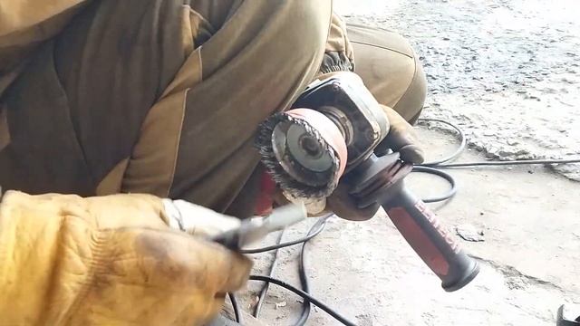 Увеличиваем ресурс щетки для УШМ. We increase the resource of the brush for the angle grinder. смотреть онлайн