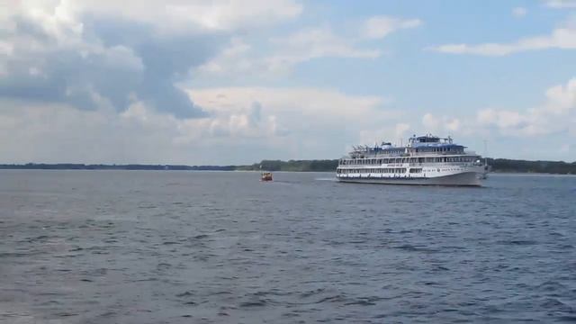 НЕСИ ДОБРО! - IV 33 Катер уплывает вдаль... смотреть онлайн