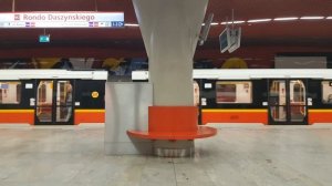 Metro Warsaw / Warszawa line 2   Nowy Swiat - Uniwersitet / Rondo Daszynskiego
