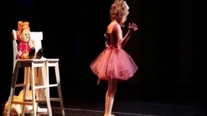 Стихотворение Агния Барто В театре.