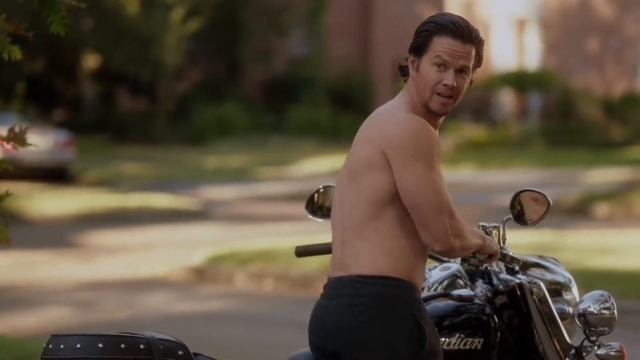 Брэд отгоняет мотоцикл Дасти Здравствуй, папа, Новый год! 2015 смотреть онлайн