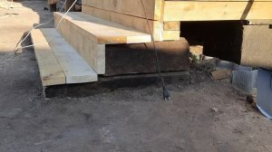 фасад из необрезной доски.