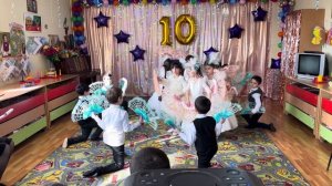 Танец с веерами в детском саду