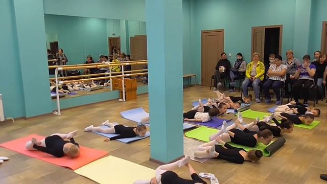 Открытый урок хореографической студии "Созвездие" (младшая группа) смотреть онлайн