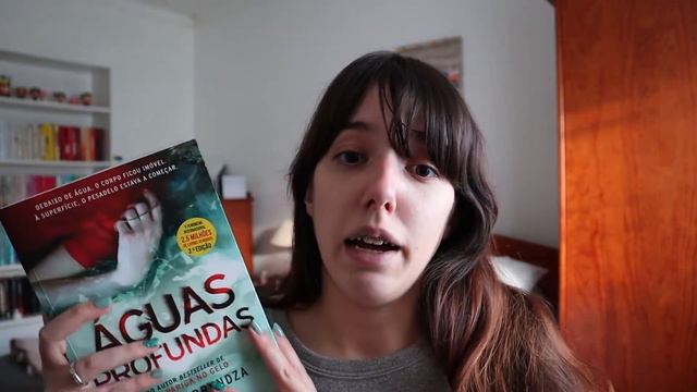 "Águas Profundas" de Robert Bryndza смотреть онлайн