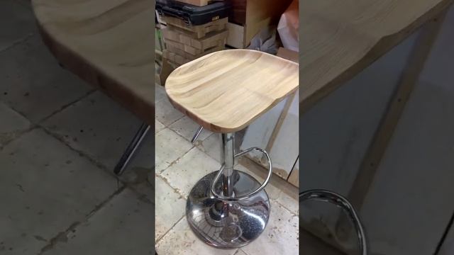 Барный стул из дуба с регулировкой #барныйстул #стул #стул для бара смотреть онлайн