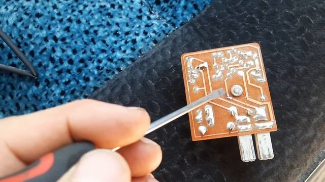 Быстро моргают поворотники на светодиодных фонарях,есть хитрое решение,реле 231.3747-01,НИВА 1999г смотреть онлайн