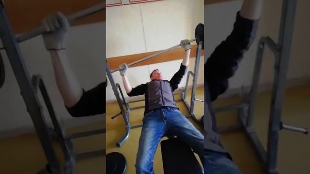 Жим лежа! атлет который не ест котлет! смотреть онлайн