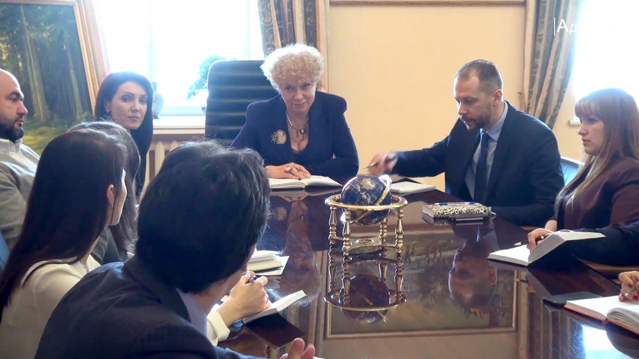 Визитная карточка Коллегии адвокатов "КУТУЗОВСКАЯ" смотреть онлайн