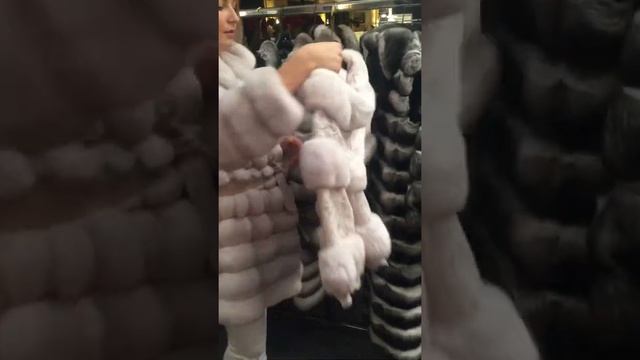 LET’S TALK ABOUT CHINCHILLA FUR смотреть онлайн
