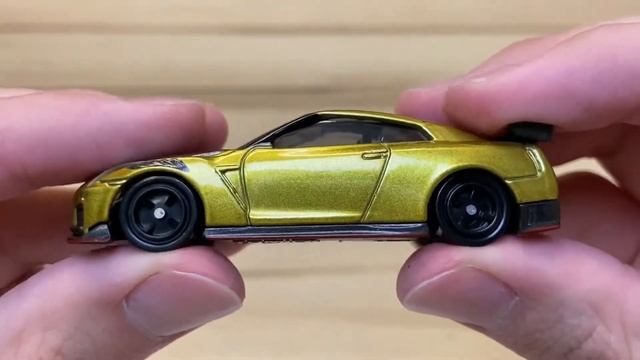 TOMICA Nissan GT-R Collection 2022 - Nissan GT-R Nismo Special edition (Gold) | 開封動画 смотреть онлайн
