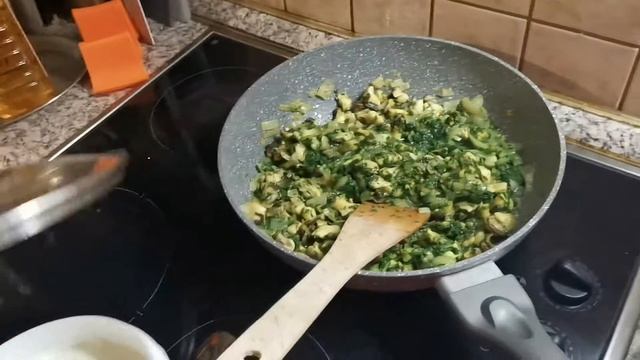 Невысокая кухня. Вкусный карантин, выпуск 21: Рапаны со шпинатом в соусе смотреть онлайн