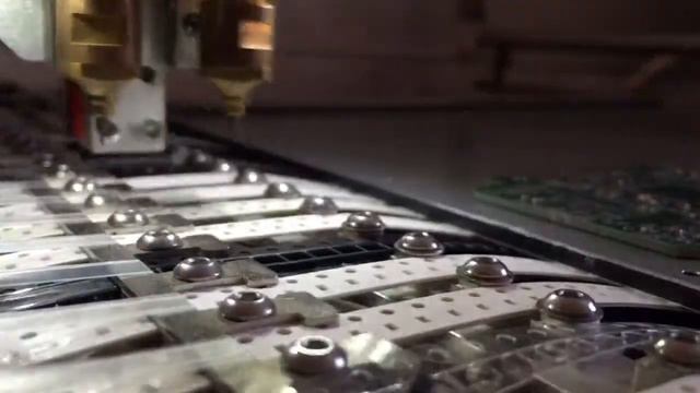 Установка компонентов на платы к биорезонансным приборам. Video 11 смотреть онлайн