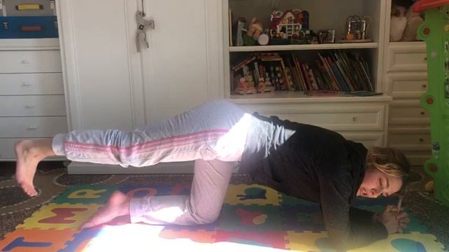 Glutei e addominali con Silvia. смотреть онлайн