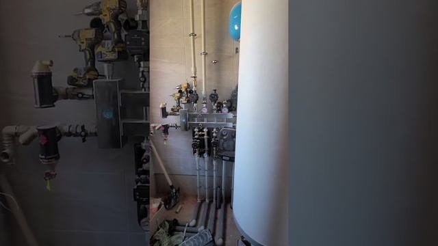 Продолжаем монтаж дома 900 кв м. На трубах Uponor. смотреть онлайн